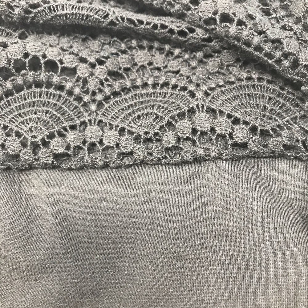 Talbots Petites Black Crochet Overlay Short Sleeve Top Size SP Scalloped Hem - Picture 6 of 6